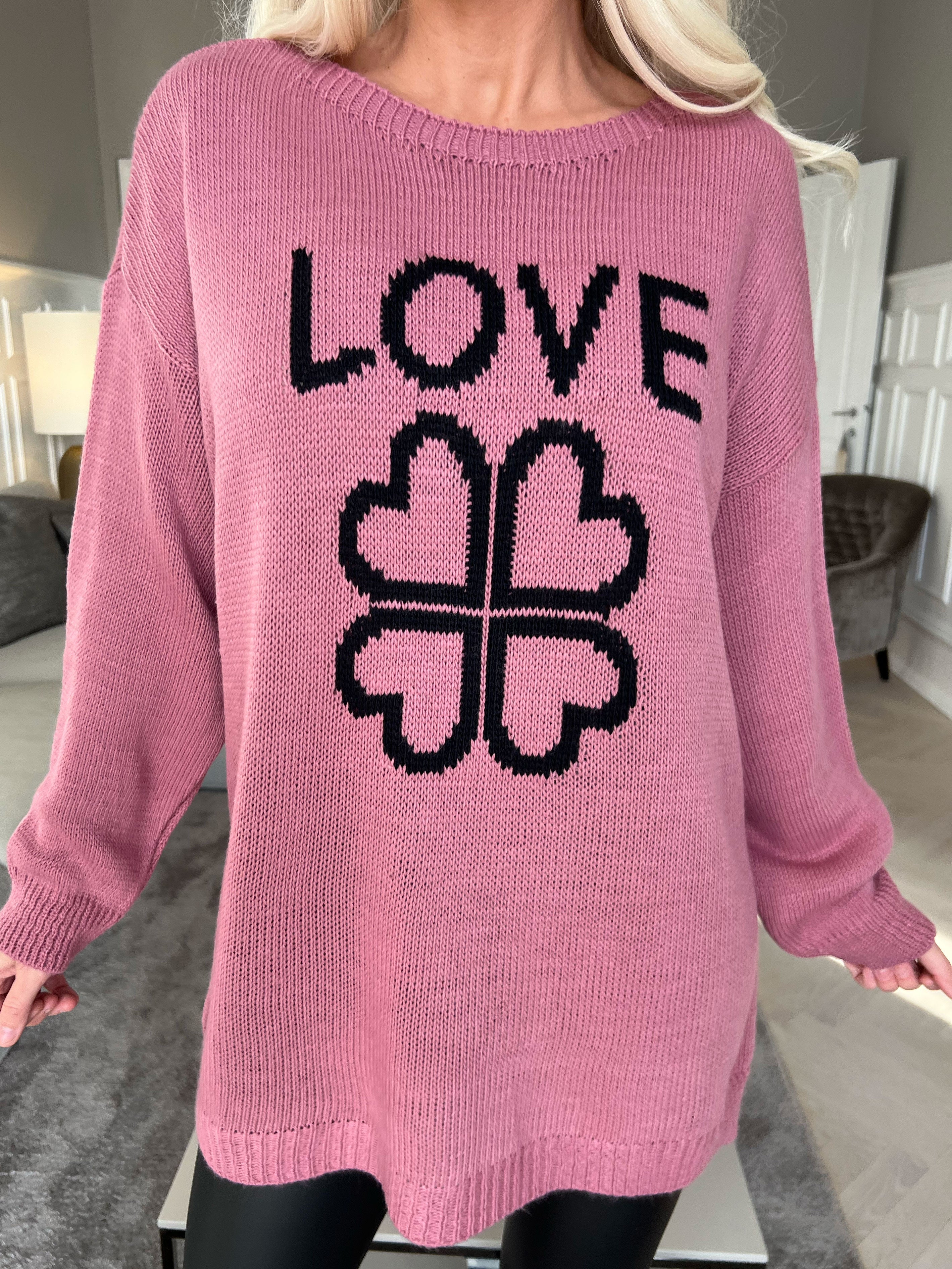 Mia - Stickad blus med fyrklövermotiv